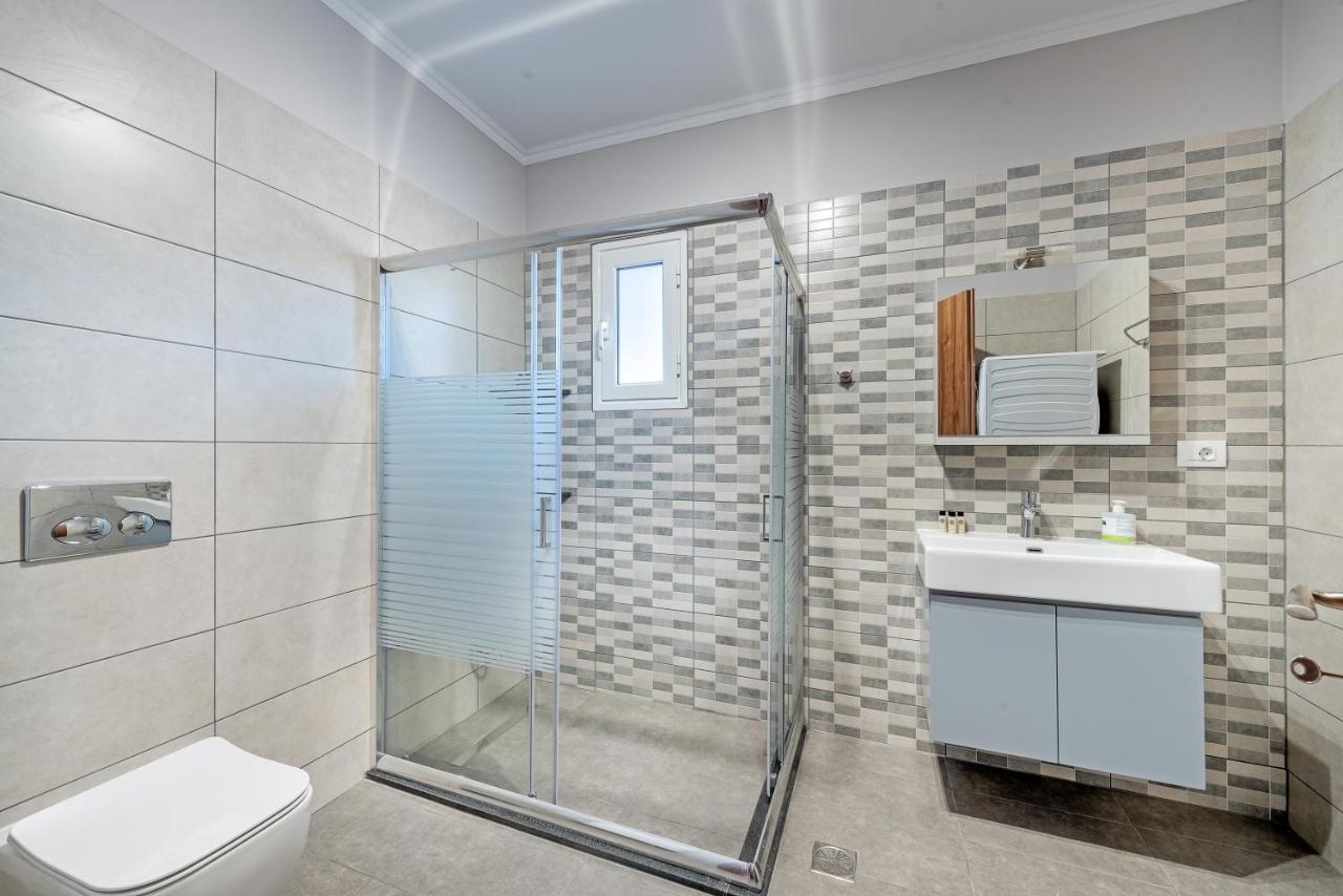 Waterway Luxury Residence-Apartment 1 Razata Exterior photo